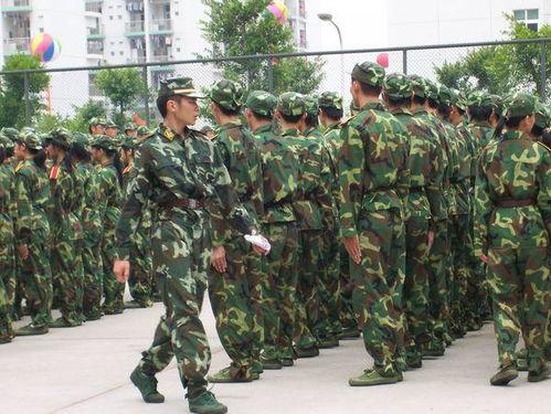 军训最新爆料文案怎么写,揭秘训练场上的热血瞬间